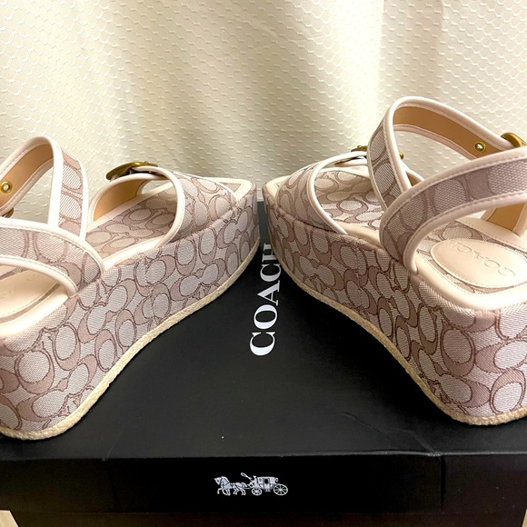 COACH Naomi Jacqrd Flatfor size 9B platform shoe in stone/chalk - Picture 8 of 11
